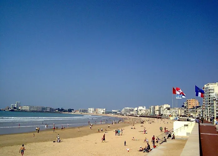 Maison T3 Avec Cour Close, Proche Et Commerces, Quartier Arago, - Fr-1-92-657