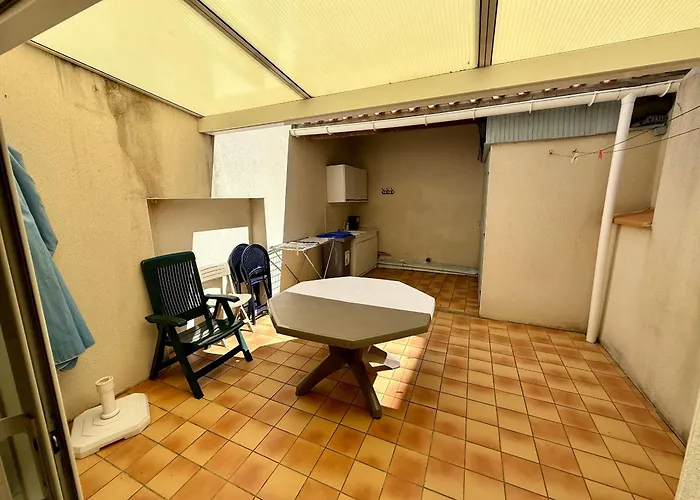 別荘 Maison T3 Avec Cour Close, Proche Et Commerces, Quartier Arago, - Fr-1-92-657 *