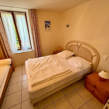 Maison T3 Avec Cour Close, Proche Et Commerces, Quartier Arago, - Fr-1-92-657 *